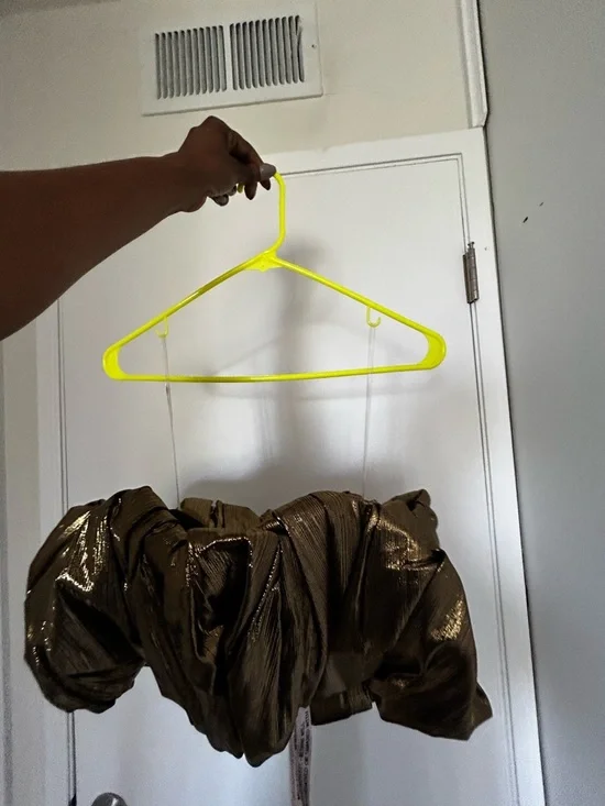 House of CB Metallic Gold Off-Shoulder Ruffle Crop Delphina Top - NWT - XS - Picture 7 of 11